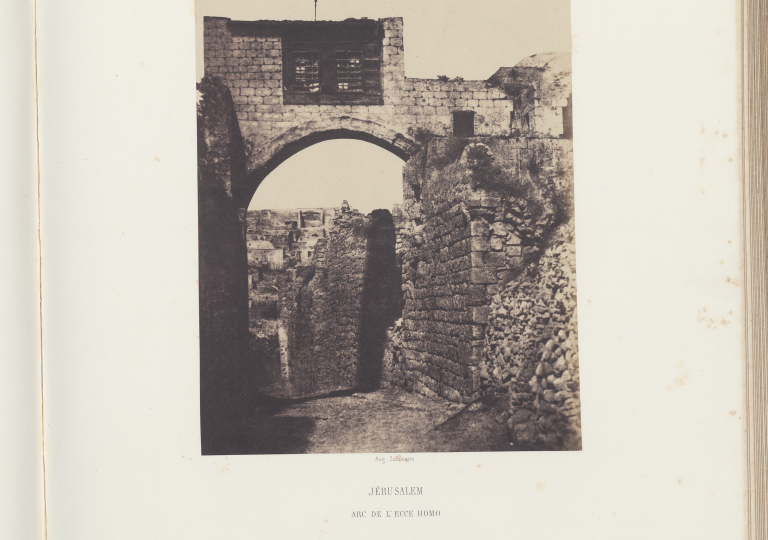 Auguste Salzmann, Jérusalem : étude et reproduction photographique des monuments de la Ville sainte, depuis l’époque judaïque jusqu’à nos jours, Paris, Gide et J. Baudry, Éditeurs, 1856.