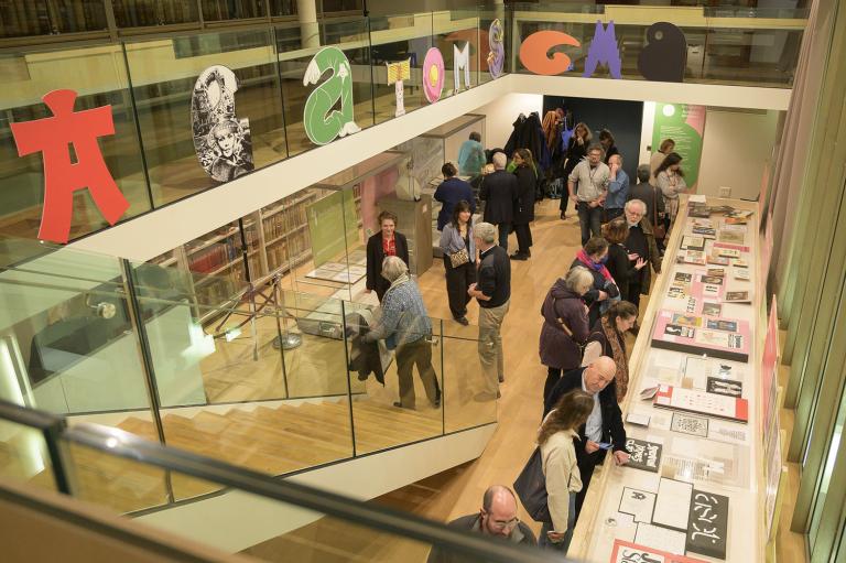 Photo du vernissage de l'exposition #AventuresAlphabétiques 