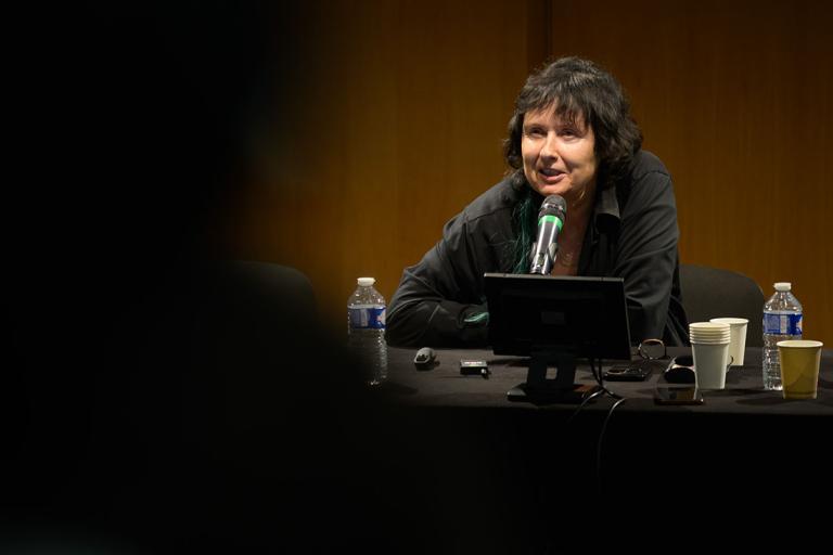 Photo de la dernière intervenante depuis la scène de la Bnu 